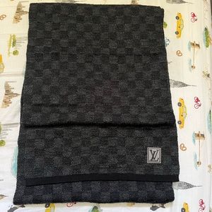 Louis Vuitton Damier Scarf